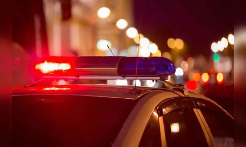 Mulher se ausenta da casa e tem vários objetos furtados