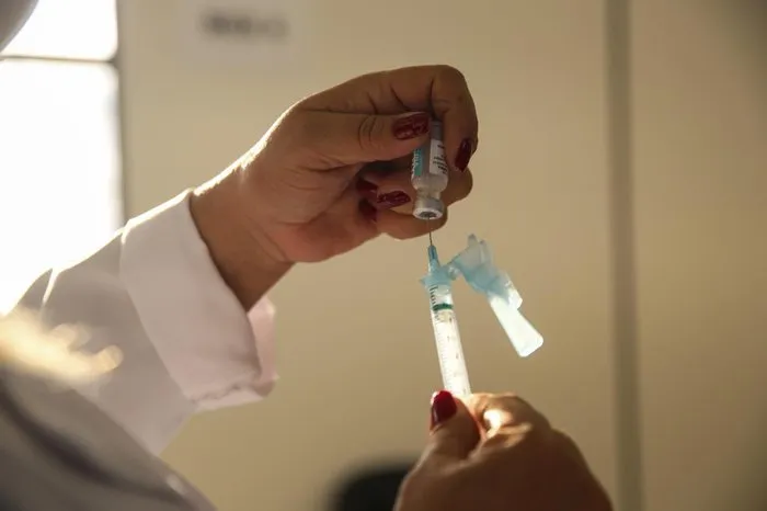 Arapongas abre vacinação para pessoas com 22 anos