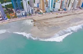 Balneário Camboriú faz obra para alargar faixa de areia
