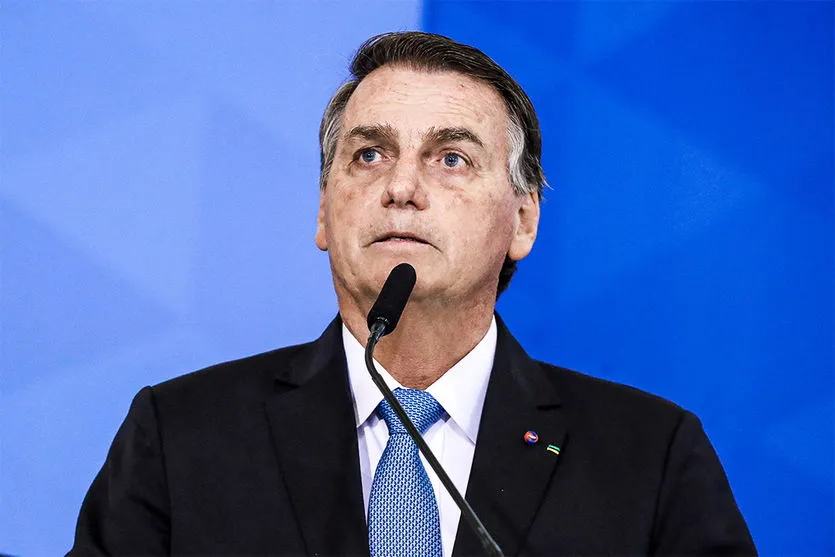 Bolsonaro veta fundão eleitoral avaliado em R$ 5,7 bilhões