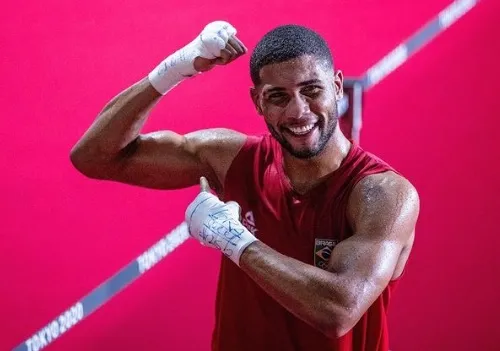 Boxeador Hebert Conceição conquista medalha de ouro