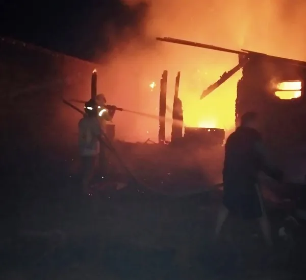 Criança brinca com isqueiro e acaba incendiando casa no PR