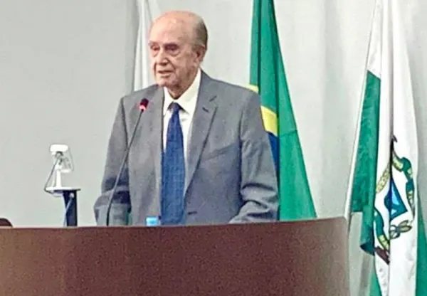 Ex-prefeito de cidade do PR morre por complicações da Covid