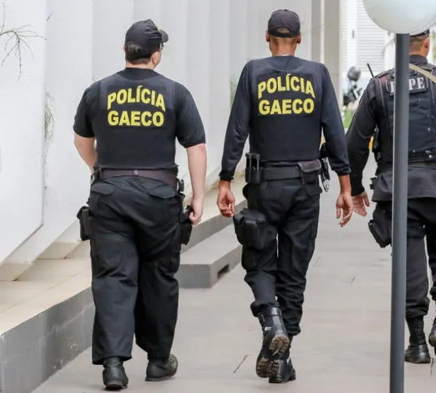 Gaeco cumpre mandado de busca e apreensão contra policial