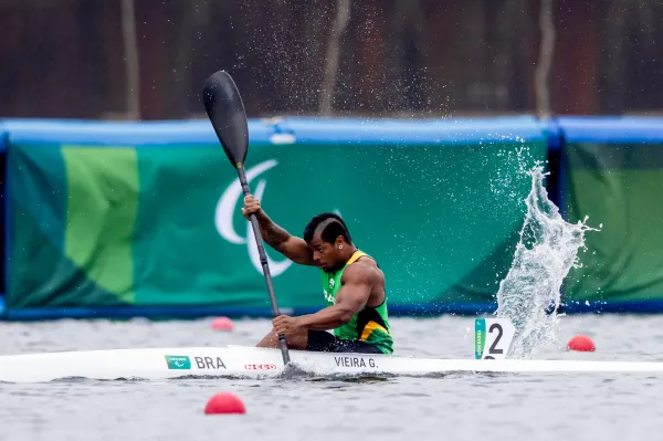 Giovane garante a 4ª colocação no Mundial de Paracanoagem