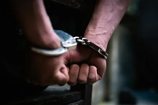 Homem é preso por descumprir medida protetiva em Apucarana