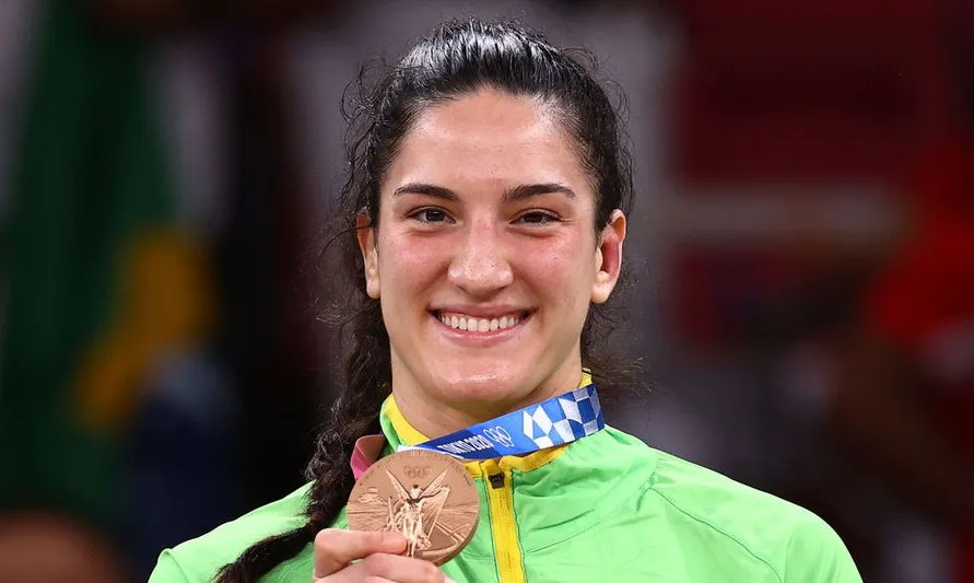 Mayra Aguiar conquista o bronze no judô e faz história