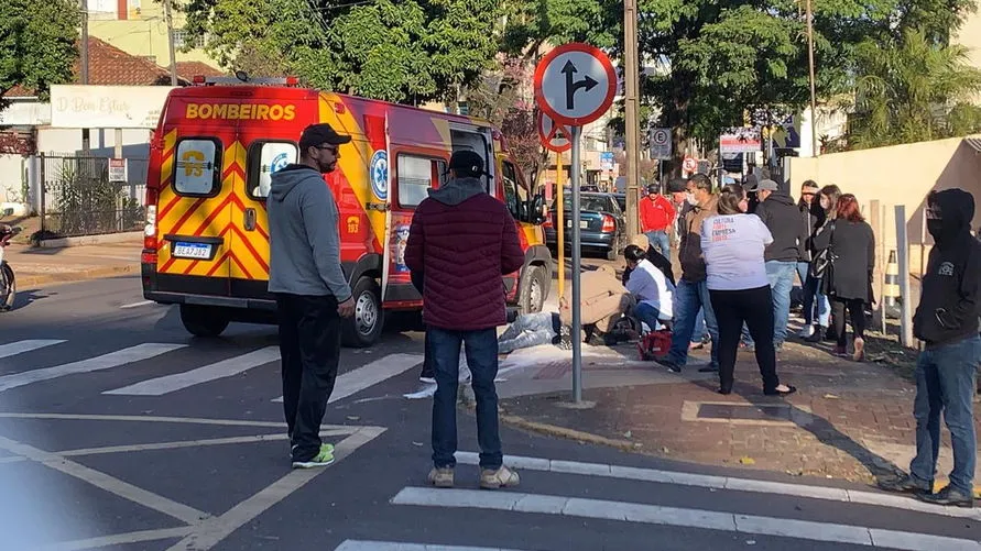 Motociclista quebra a perna após acidente em Apucarana