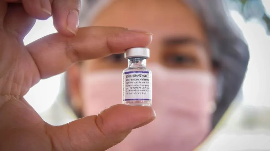 Pfizer: vacina contra covid protege crianças de 5 a 11 anos