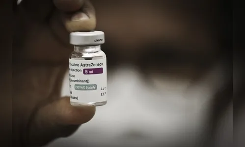 3ª dose da AstraZeneca dobra anticorpos, afirma estudo