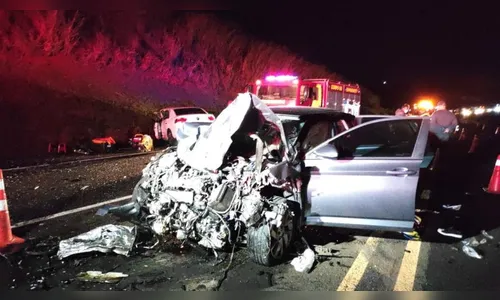 Dois mortos e três feridos em acidente de trânsito na PR-444