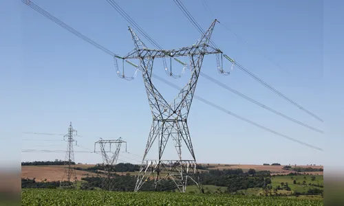 Queimada interrompe transmissão de energia de Furnas no PR