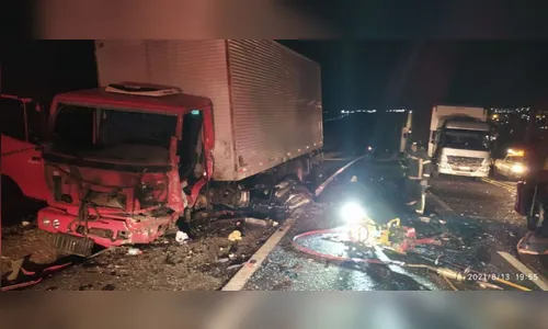 Acidente PR-444: Motorista de caminhão morre no hospital