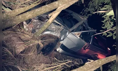 Casal é socorrido com ferimentos em acidente na PR-466