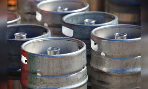 Aniversariante morre após explosão de barril de chopp