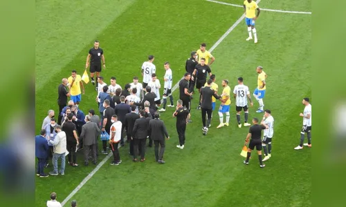 Anvisa e PF interrompem jogo Brasil e Argentina