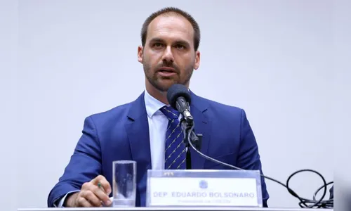 Após suspensão, Facebook libera acesso de Eduardo Bolsonaro