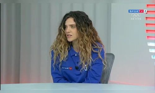 Apresentador leva 'patada' de atleta durante entrevista