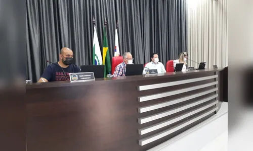 Aprovado projeto que revoga banco de horas na Câmara
