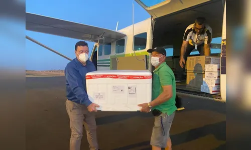 Apucarana recebe carregamento de vacinas e seringas; veja
