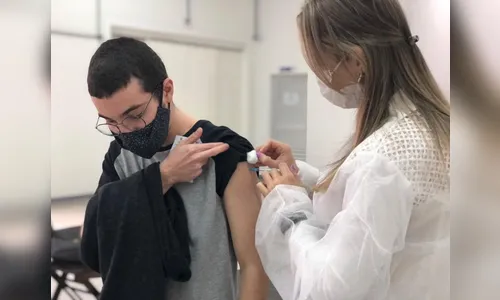 Arapongas anuncia vacinação para público com 18 anos