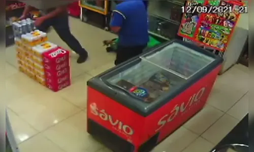 Assaltante morre depois de atirar contra si próprio no PR