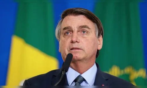 Bolsonaro assina MP que limita remoção de conteúdo nas redes