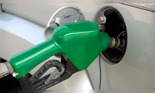 Bolsonaro libera venda de etanol de usinas para postos