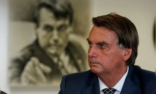 Bolsonaro volta atrás e indica apoio a fundão eleitoral