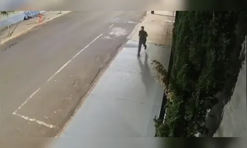 Câmera de segurança flagra fuga de presos no Paraná; veja