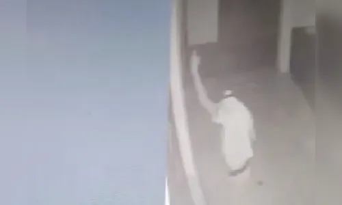 Câmera flagra ação de ladrão de CMEI em Apucarana