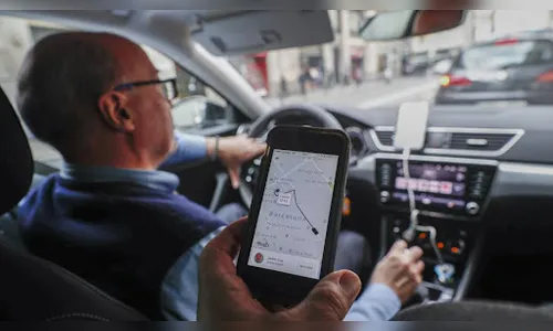 Com alta do combustível, motoristas de app escolhem corridas