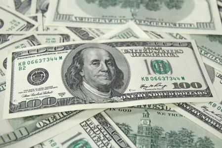 Dólar sobe para R$ 5,30 e bolsa cai 2,71% após manifestações