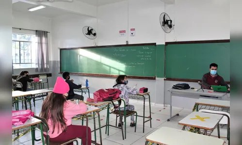 Escolas do Paraná podem receber mais alunos por sala de aula