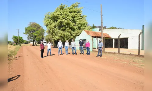 Estado libera 1ª parcela para calçamento de estrada rural
