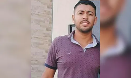 Família pede oração para jovem que sofreu acidente de carro