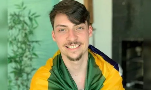 Filho 04 de Bolsonaro diz que namoraria com petista