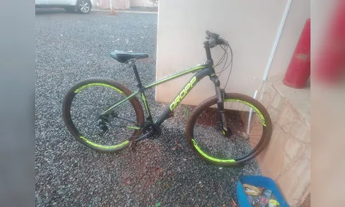 Foragido é esfaqueado ao voltar para casa em Arapongas