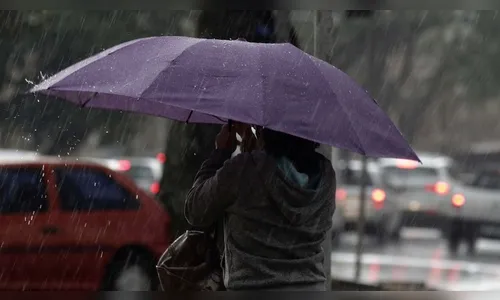 Frente fria traz chuvas fortes e queda nas temperaturas