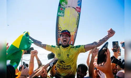 Gabriel Medina é tricampeão mundial de surfe