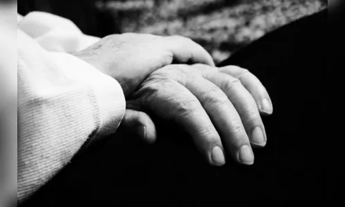 Genro encontra sogro morto dentro de casa em Arapongas