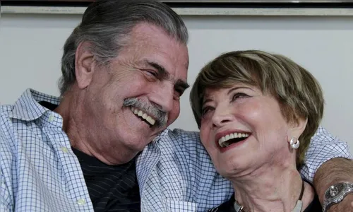 Glória Menezes recebe alta hospitalar