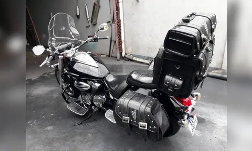 Homem encontra mala com quase R$ 8 mil e devolve ao dono