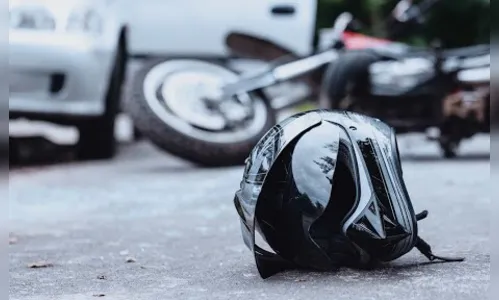 Motorista de Gol foge após colidir com moto em Jardim Alegre