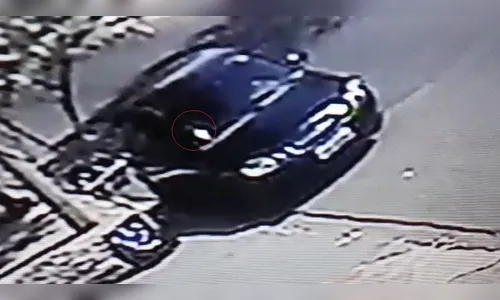 Bebê de 2 anos morre ao ser esquecido em carro