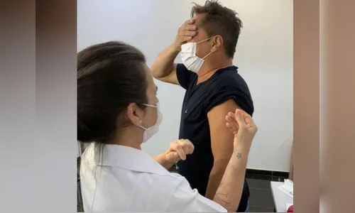 Leonardo: “Não pode ficar com bobagem de escolher vacina”