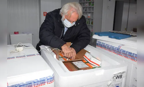 Mais de 94 mil doses de vacina chegam ao Paraná