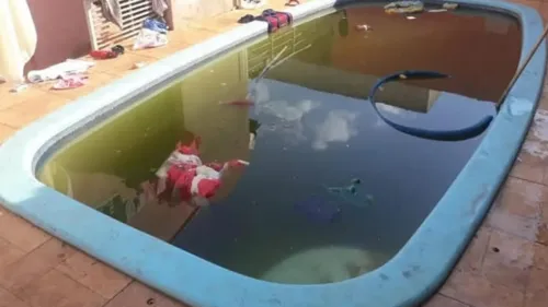 Menino de 2 anos morre afogado após cair em piscina