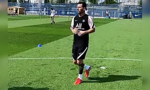 Messi participa de seu primeiro treinamento no PSG