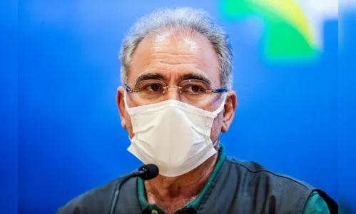 Ministro diz que vacinação de adolescentes foi intempestiva